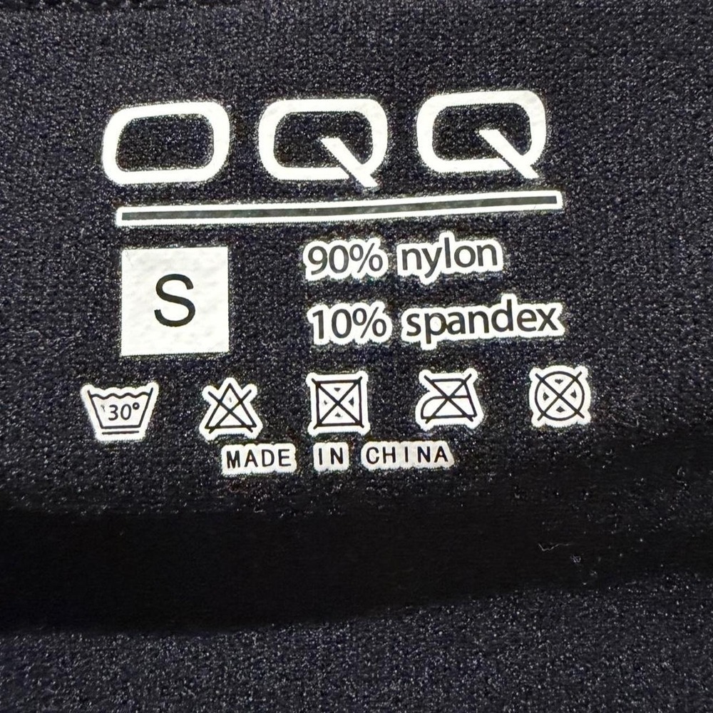 OQQ Black Long Sleeve Seamless Crop Top Size Small | Square Neck Basic - Picture 3 of 3
